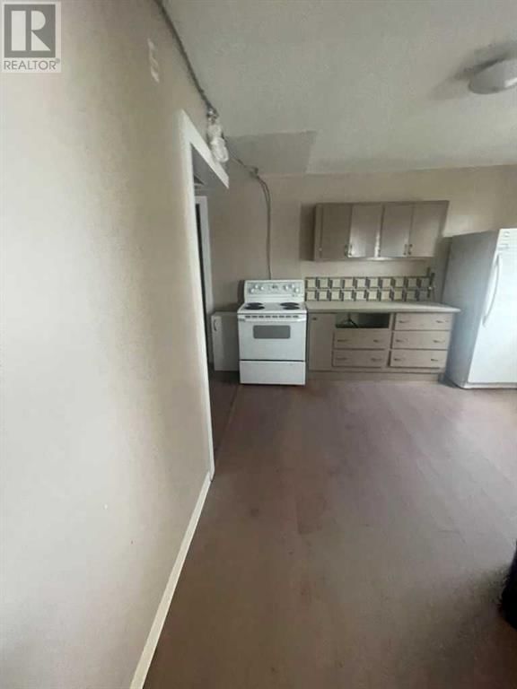 4939 50 STREET Image 5