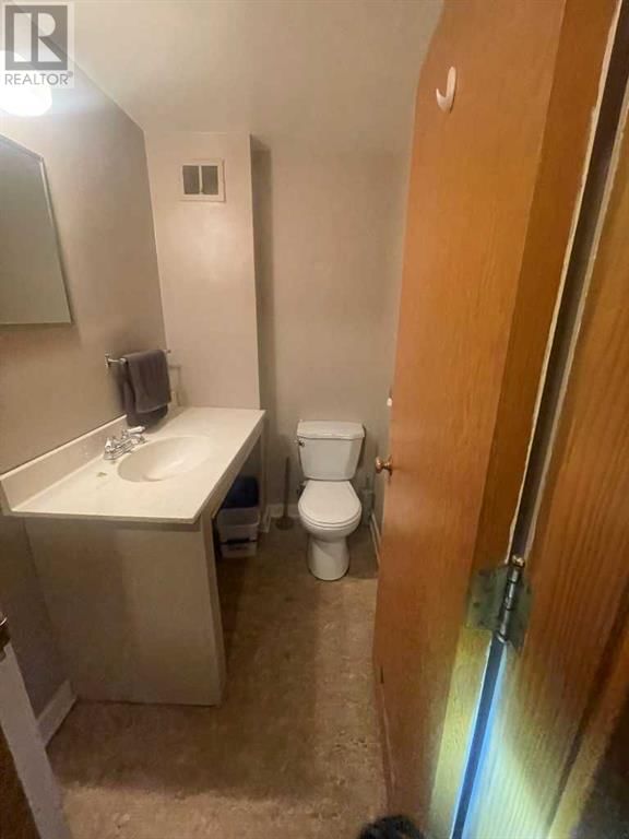 4939 50 STREET Image 6