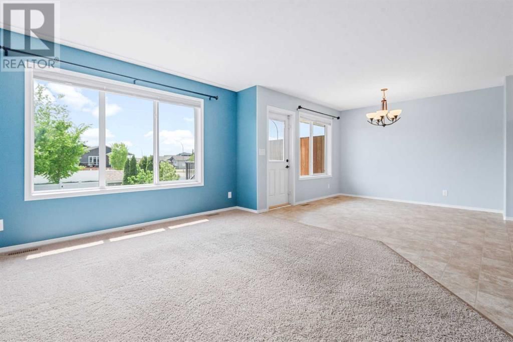 255 CEDAR SQUARE Image 12