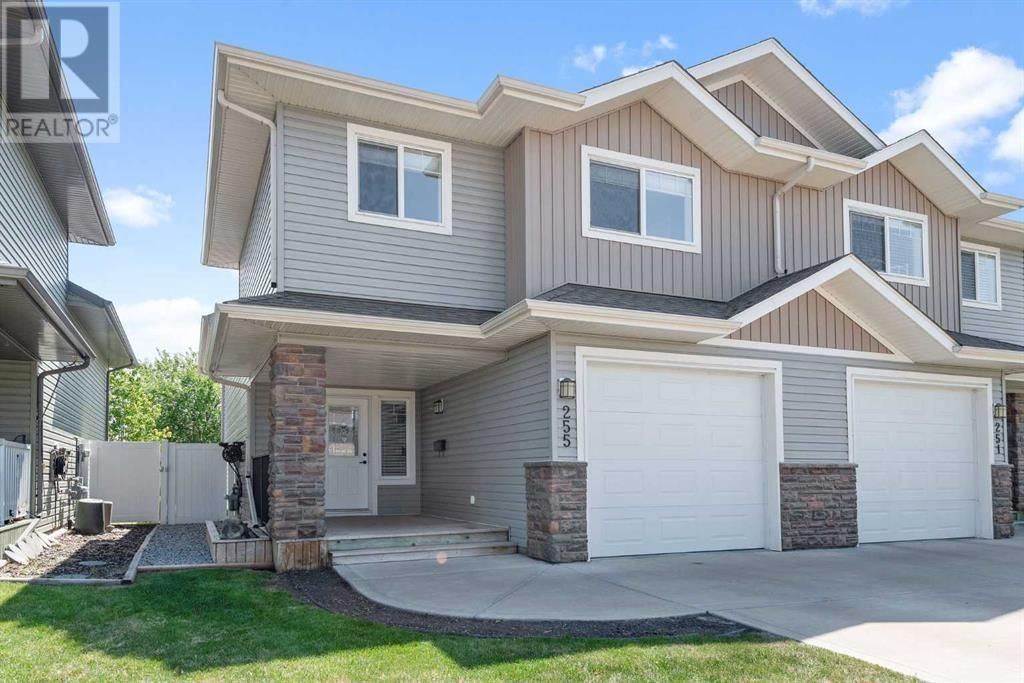 255 CEDAR SQUARE Image 2