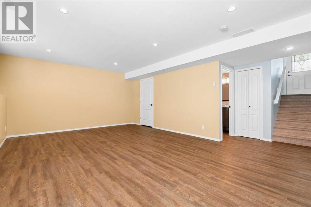 255 CEDAR SQUARE Image 24