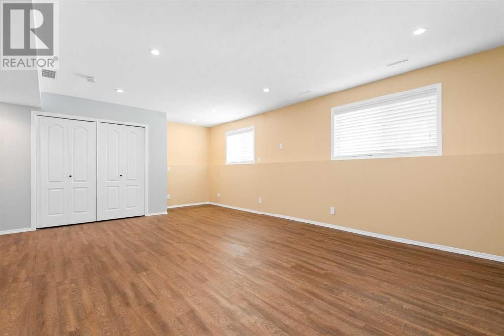 255 CEDAR SQUARE Image 26