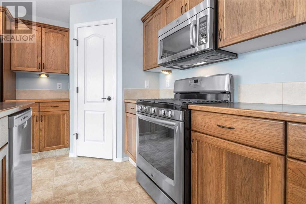 255 CEDAR SQUARE Image 8