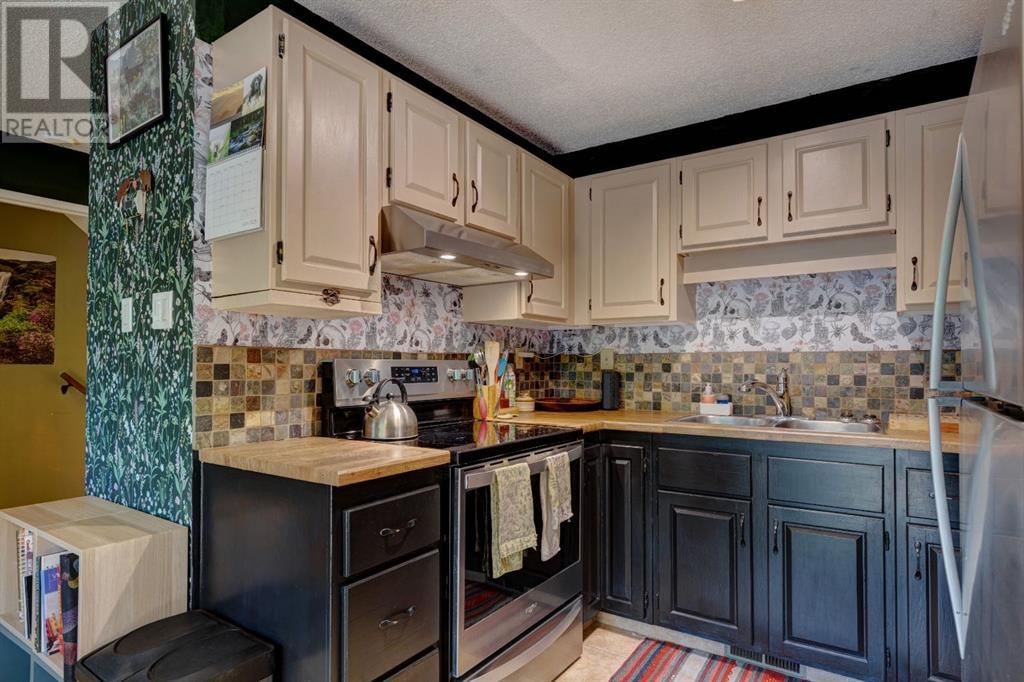 200 THREE SISTERS DRIVE Image 10