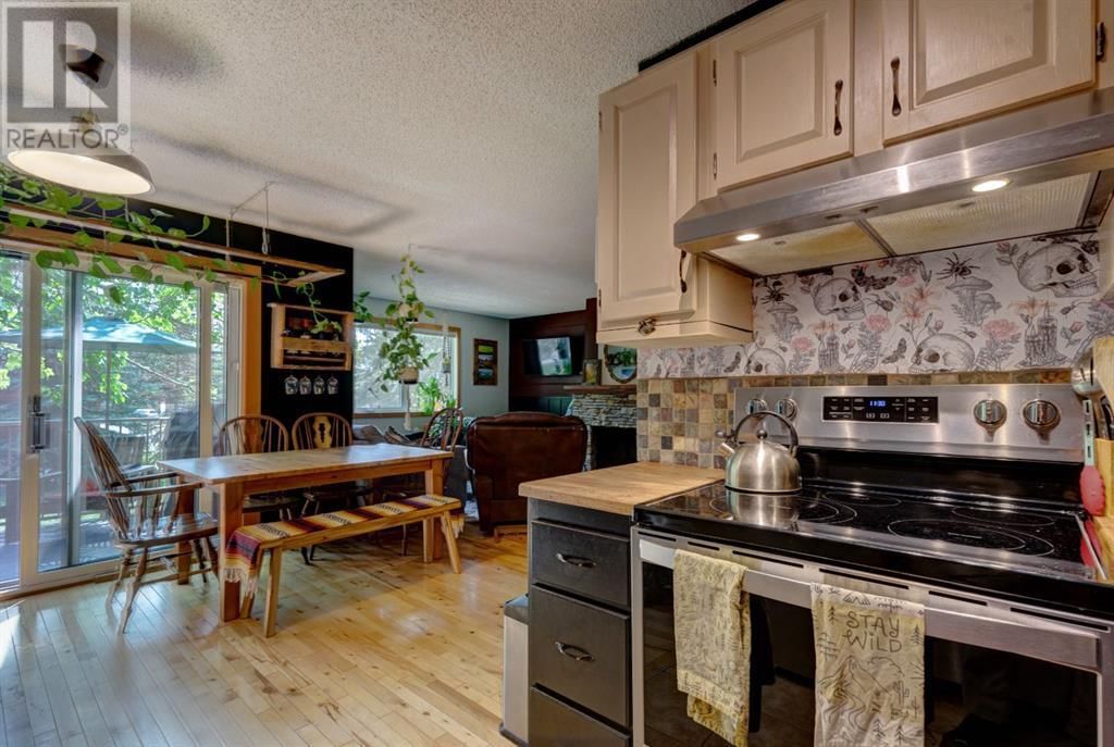 200 THREE SISTERS DRIVE Image 11