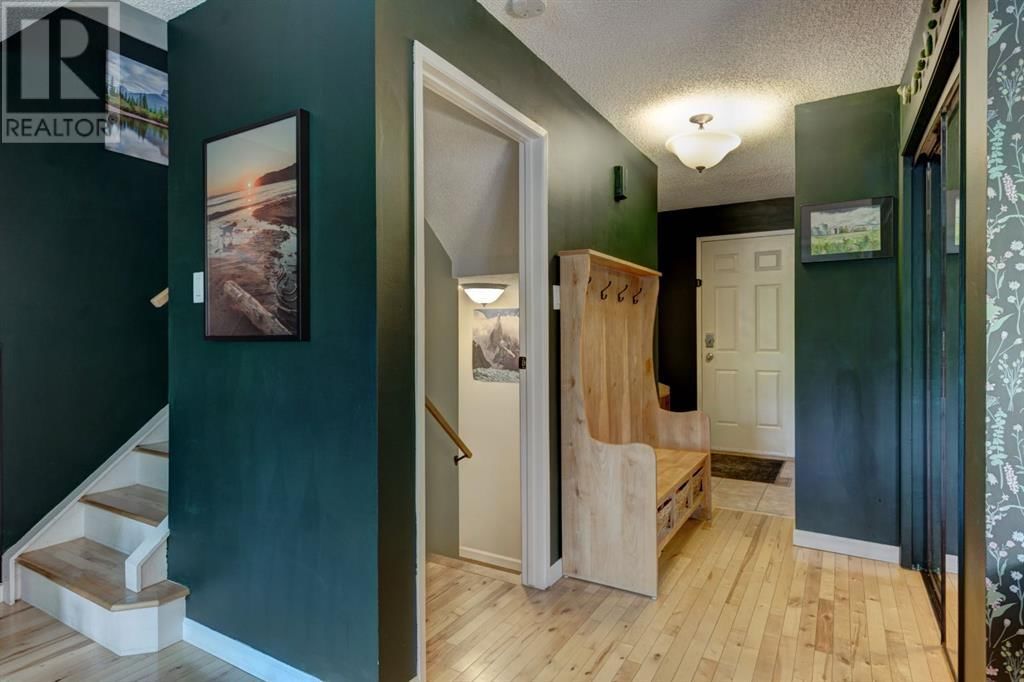 200 THREE SISTERS DRIVE Image 13