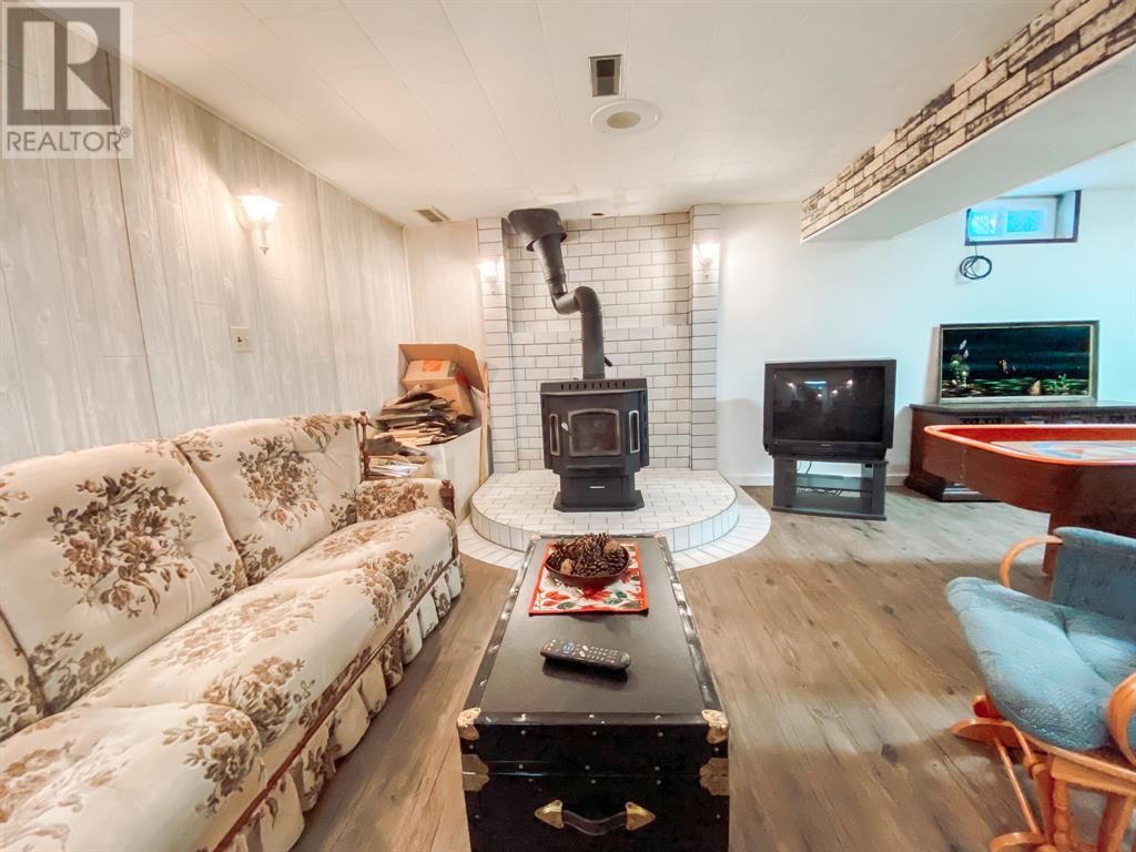 4615 54 STREET Image 35