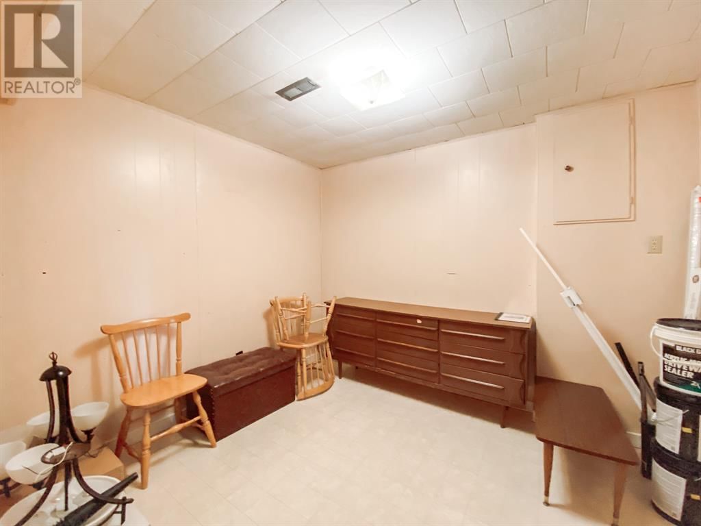 4615 54 STREET Image 44