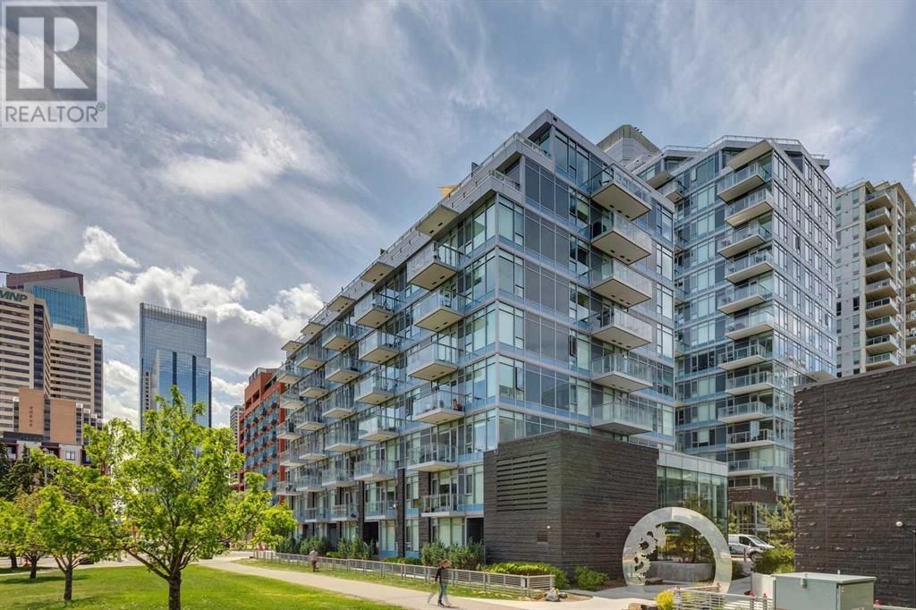 118 WATERFRONT COURT SOUTHWEST Image 4