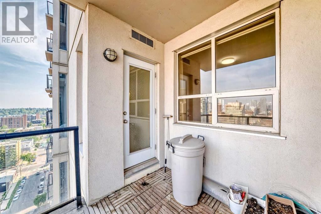 1053 10 STREET SOUTHWEST Image 18