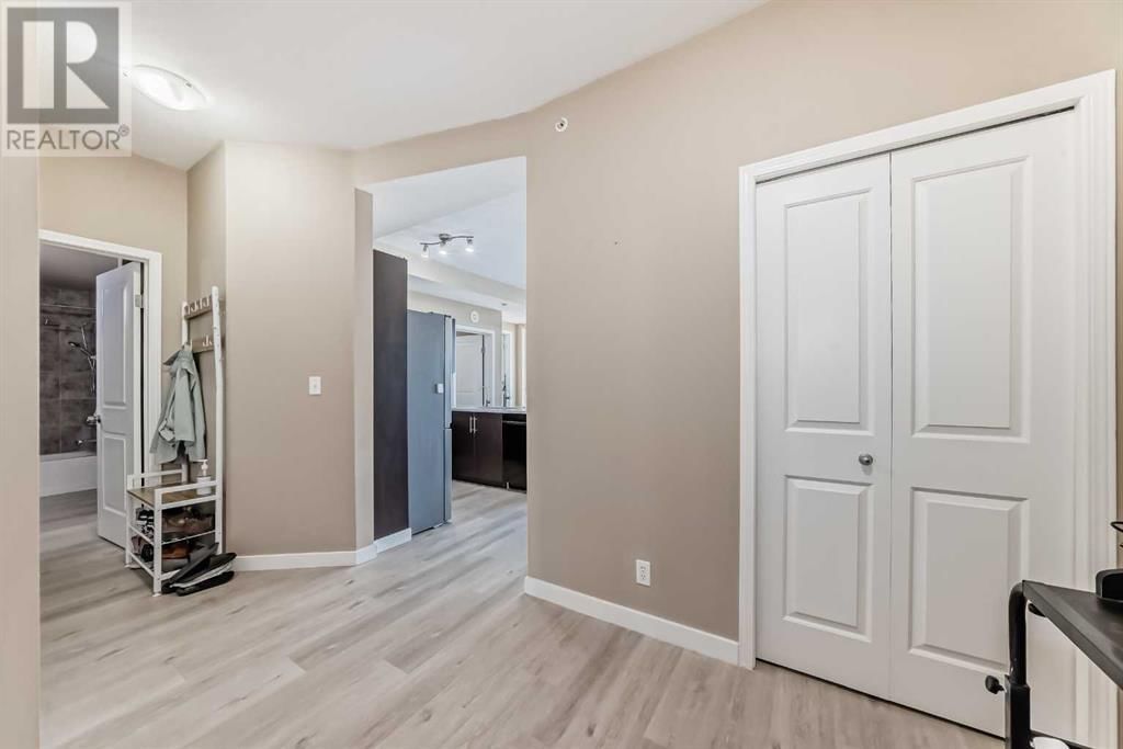 1053 10 STREET SOUTHWEST Image 32