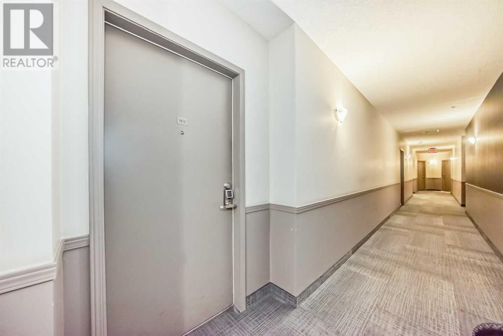 1053 10 STREET SOUTHWEST Image 34