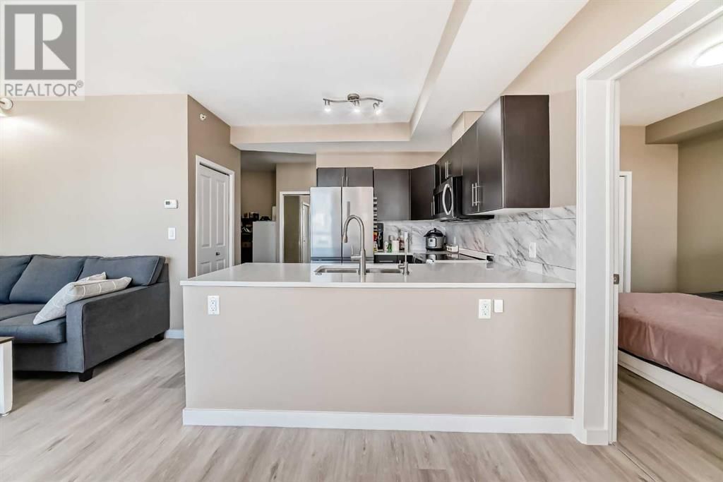 1053 10 STREET SOUTHWEST Image 5
