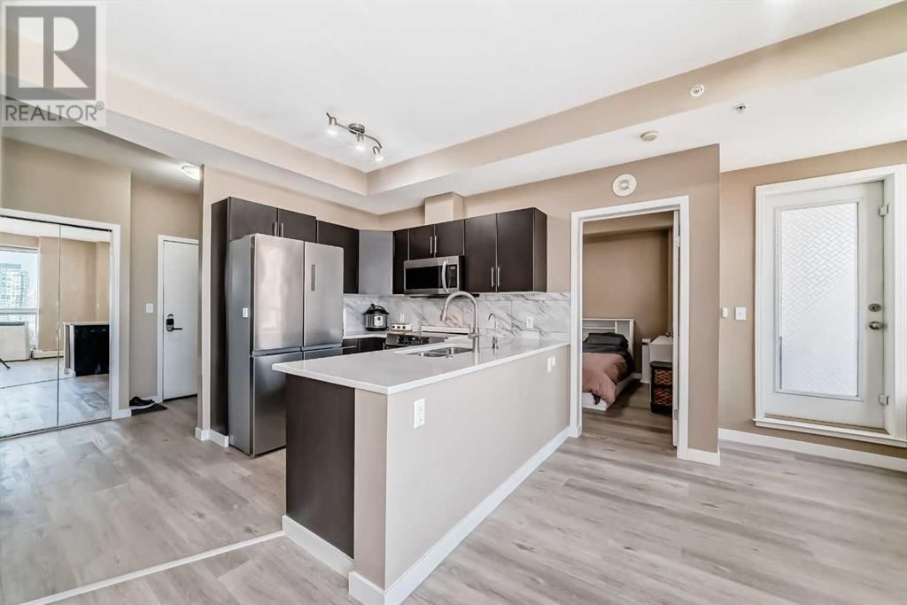 1053 10 STREET SOUTHWEST Image 6