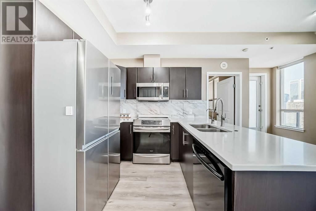 1053 10 STREET SOUTHWEST Image 8