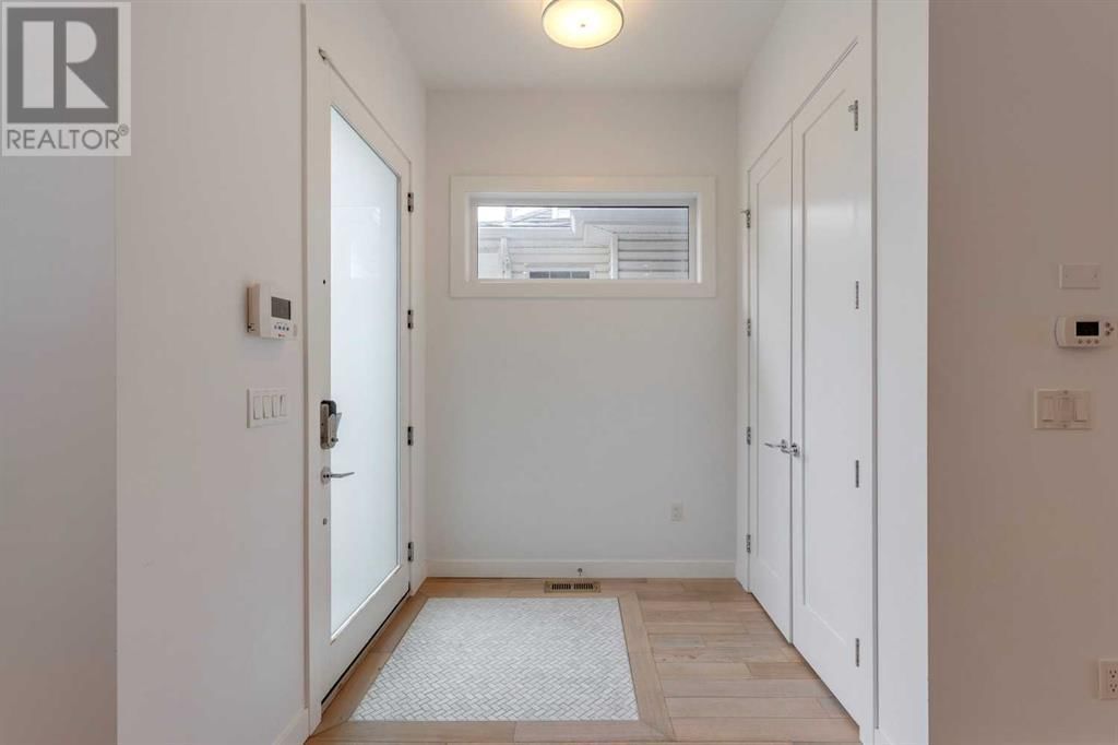 3112 5 STREET NORTHWEST Image 2