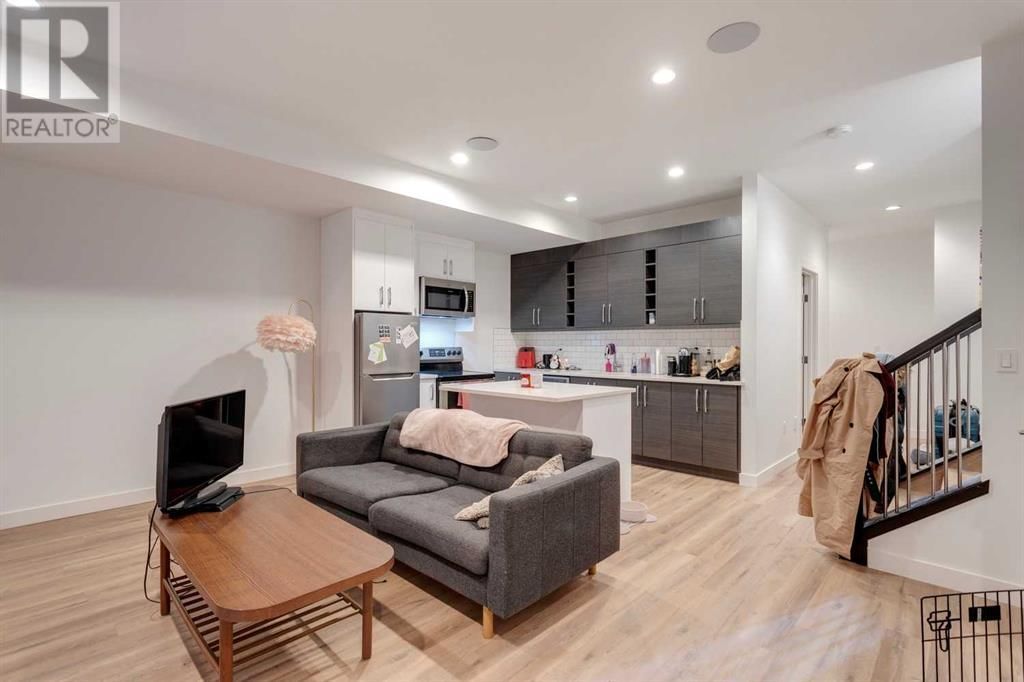 3112 5 STREET NORTHWEST Image 24