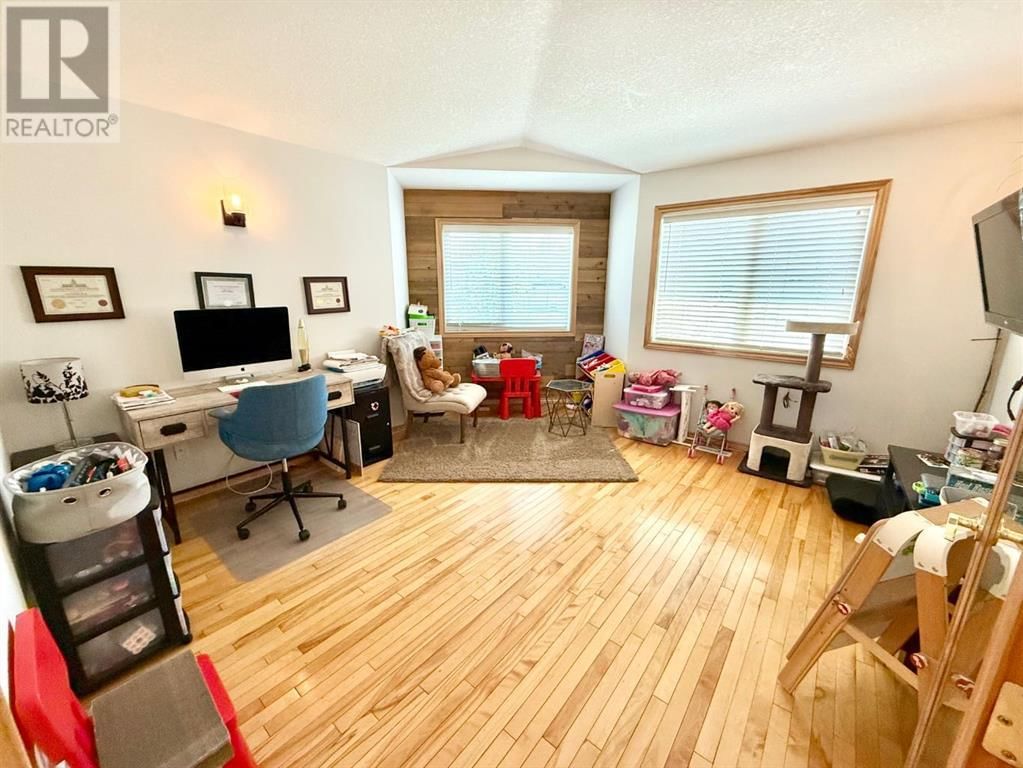 176 MCARDELL DRIVE Image 13