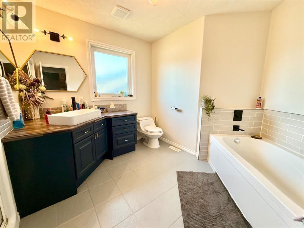 176 MCARDELL DRIVE Image 19