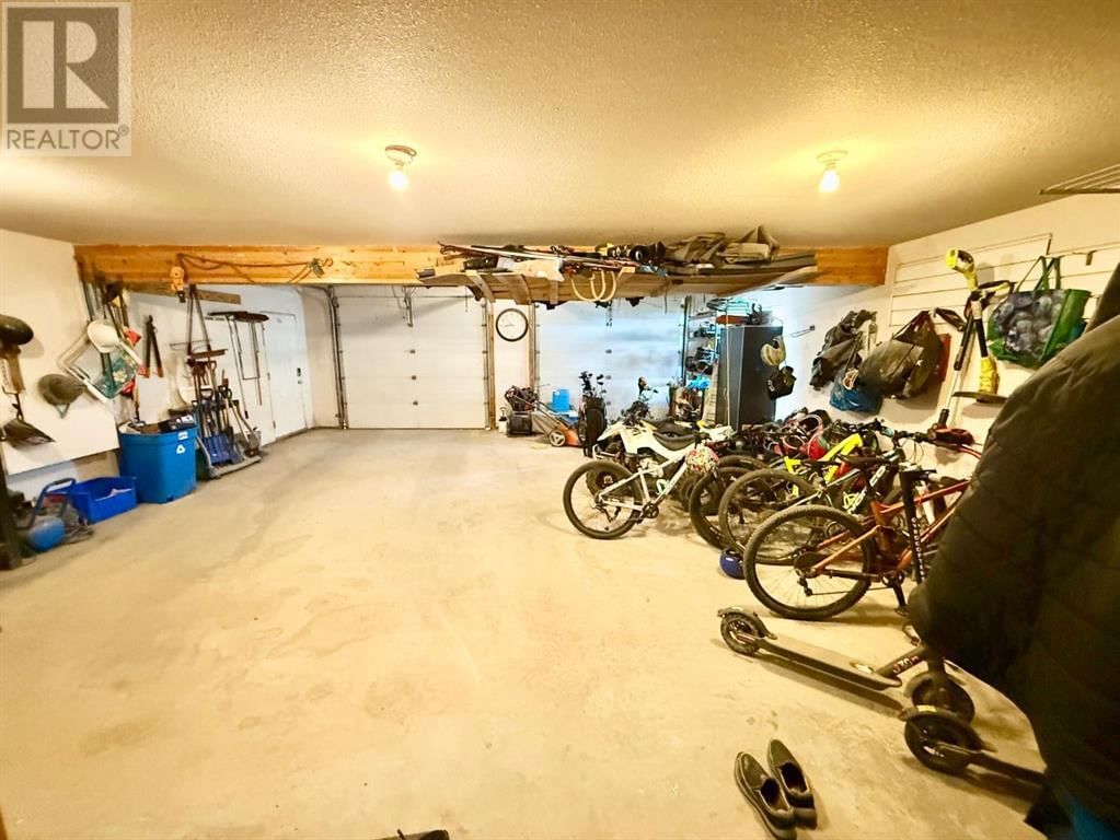 176 MCARDELL DRIVE Image 27
