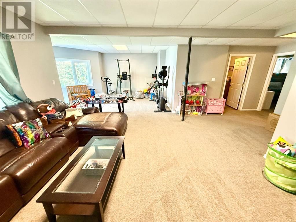 176 MCARDELL DRIVE Image 31