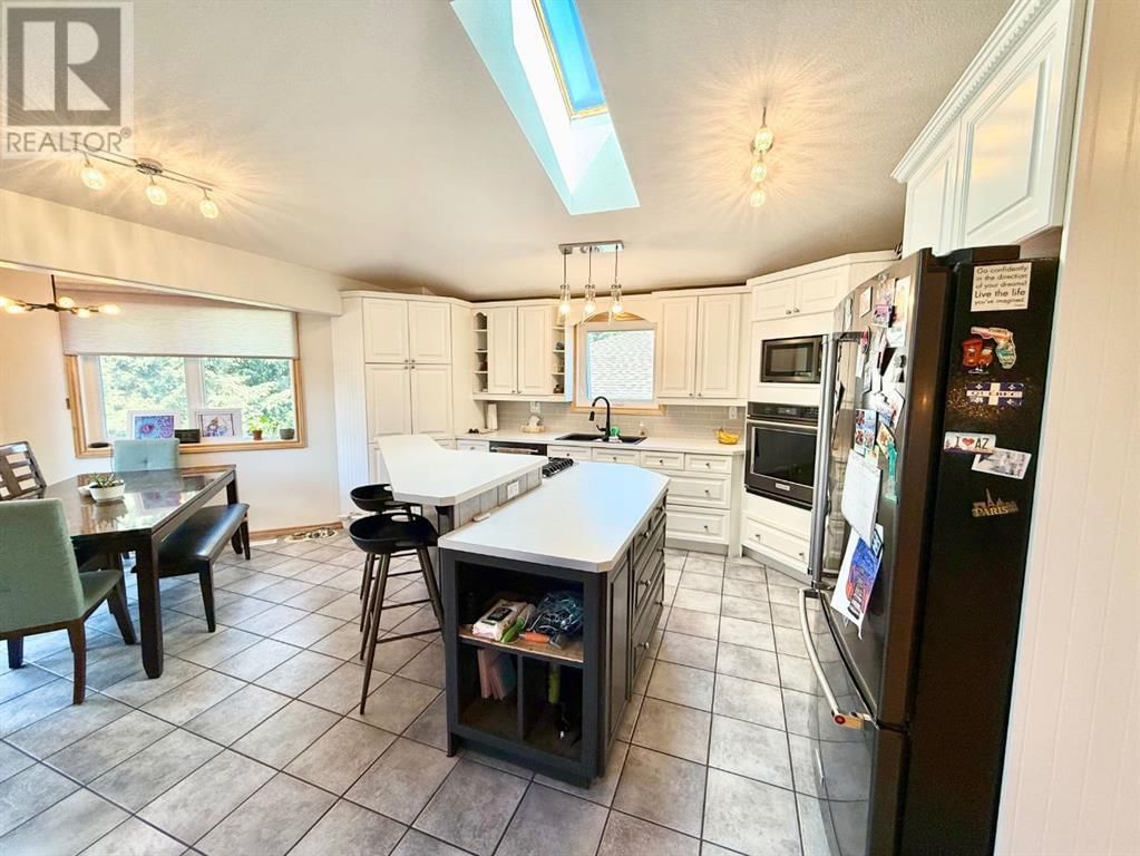 176 MCARDELL DRIVE Image 5