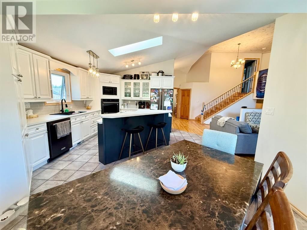 176 MCARDELL DRIVE Image 9
