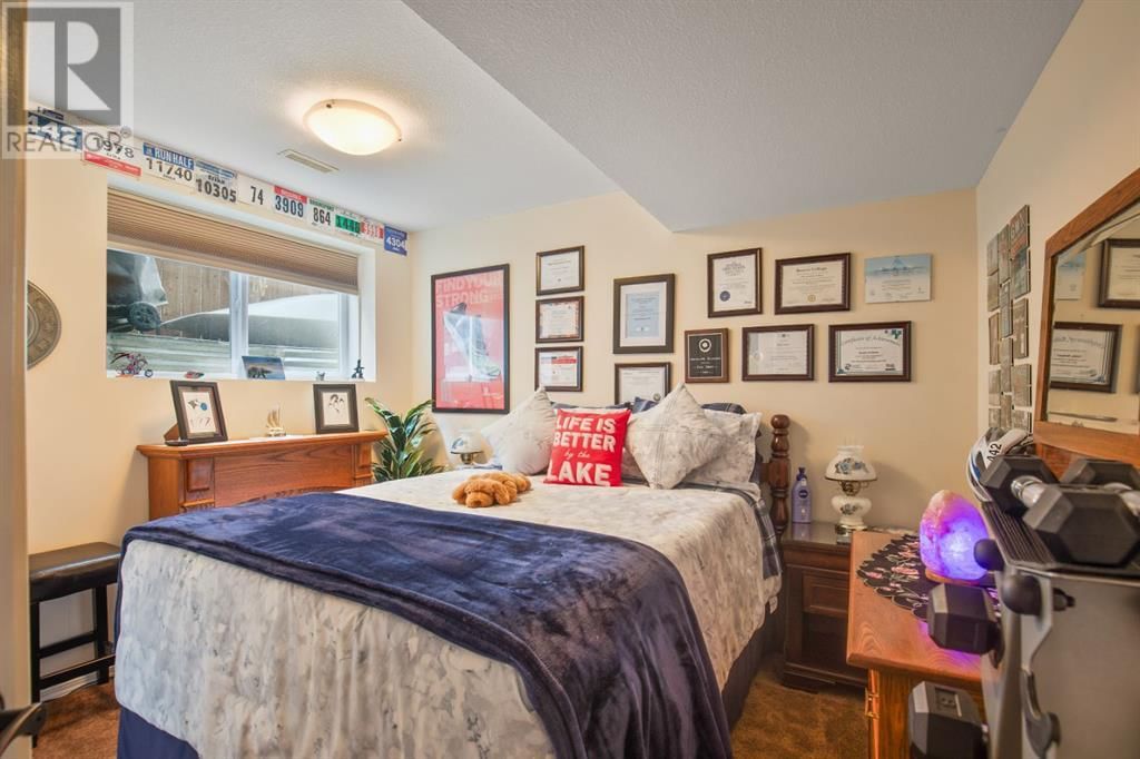 37 REGATTA WAY Image 18