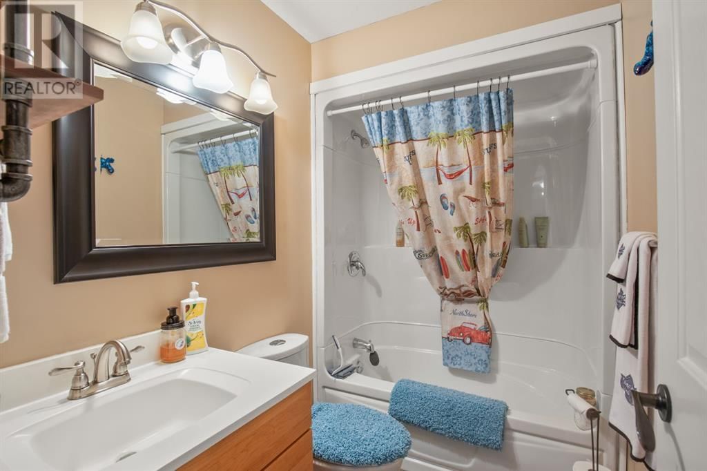 37 REGATTA WAY Image 19