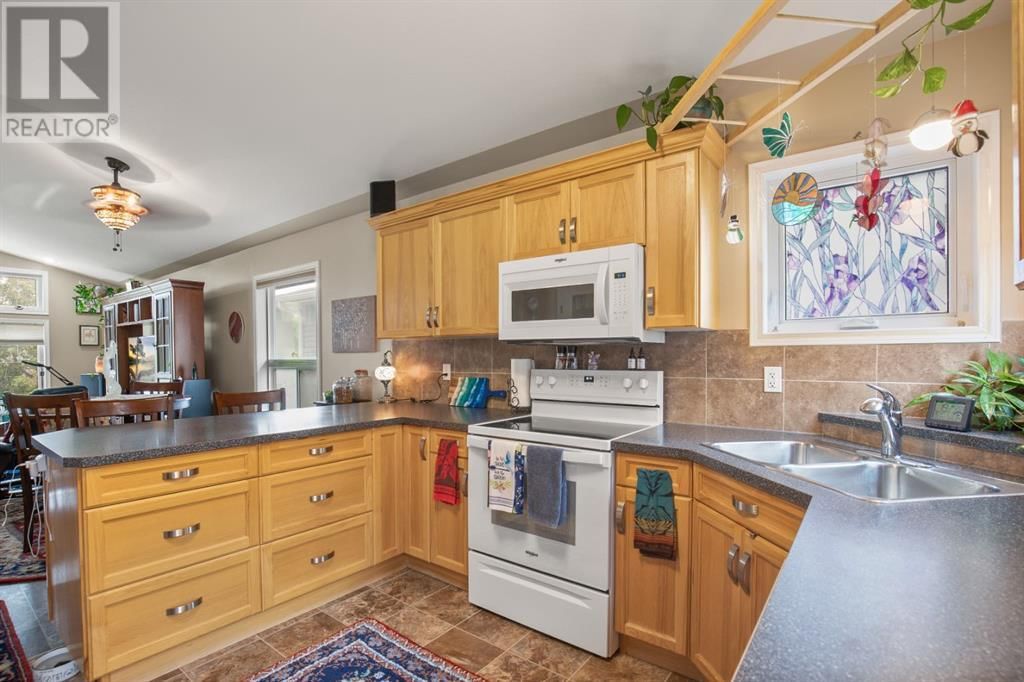 37 REGATTA WAY Image 9