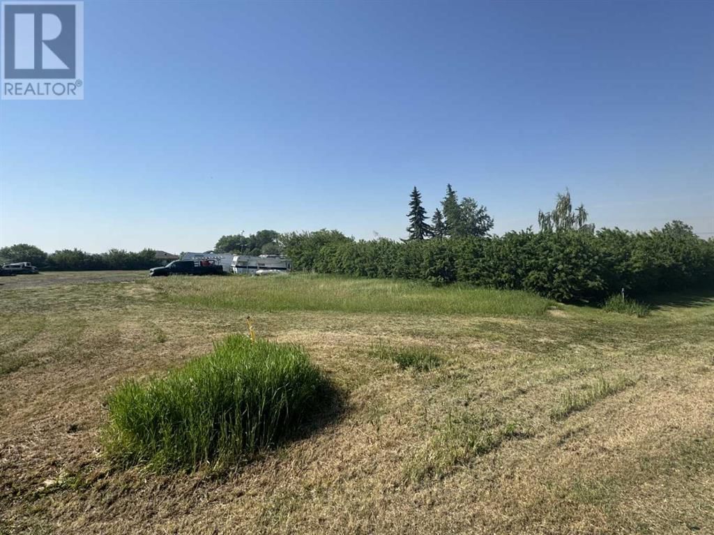 109 2 STREET SOUTH Image 1