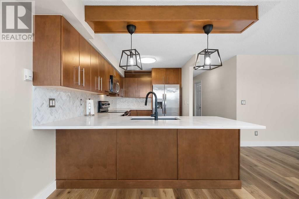 225 25 AVENUE SOUTHWEST Image 1