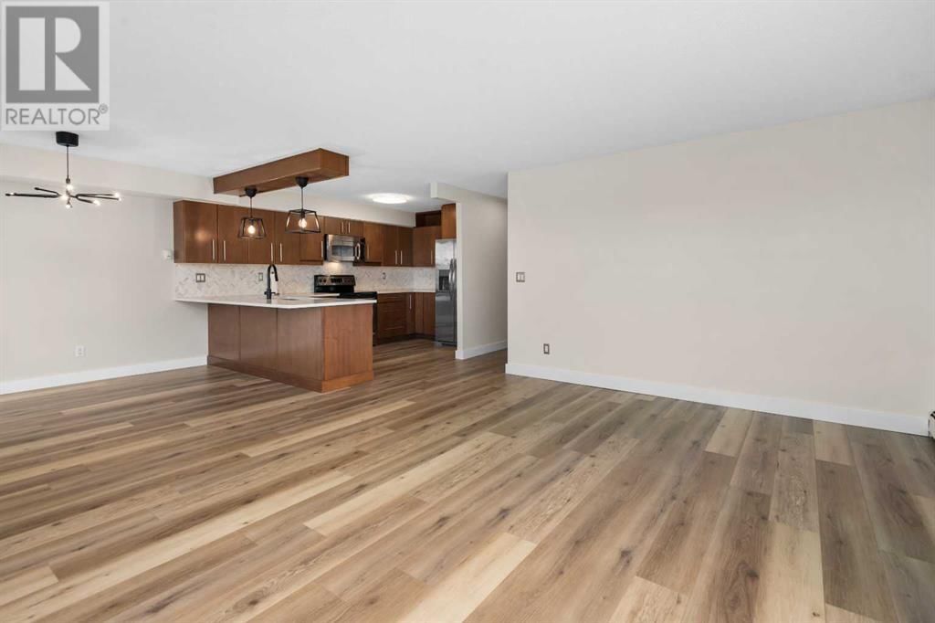 225 25 AVENUE SOUTHWEST Image 12