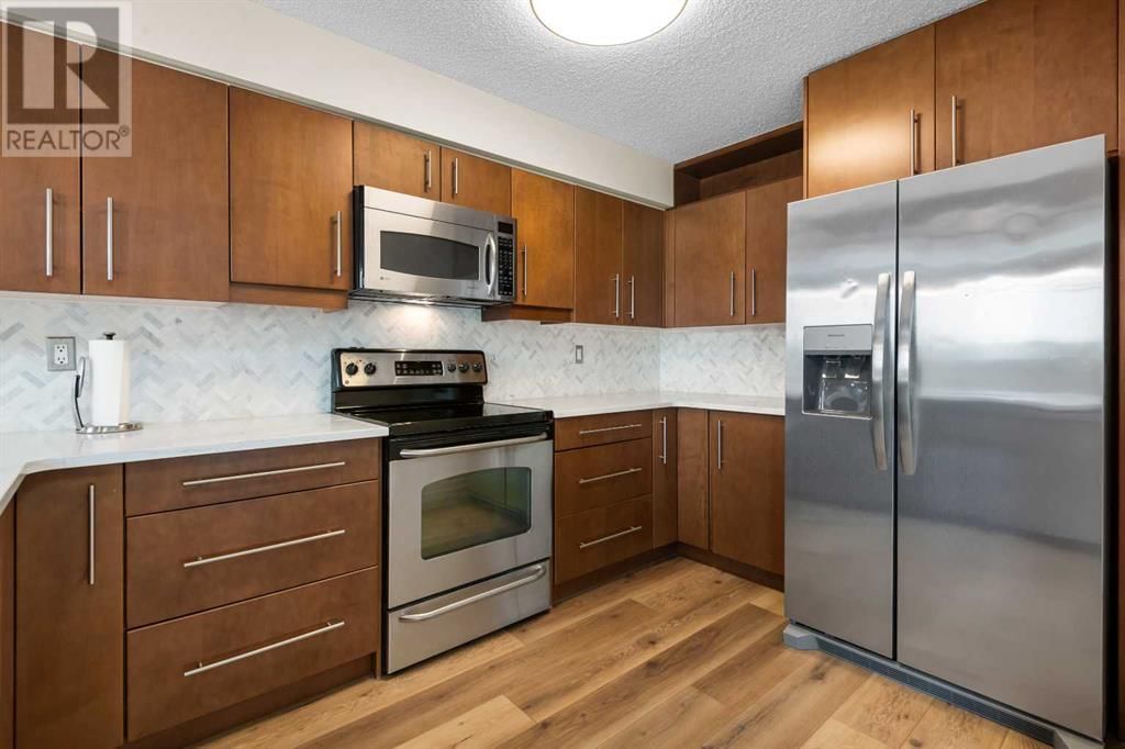 225 25 AVENUE SOUTHWEST Image 5
