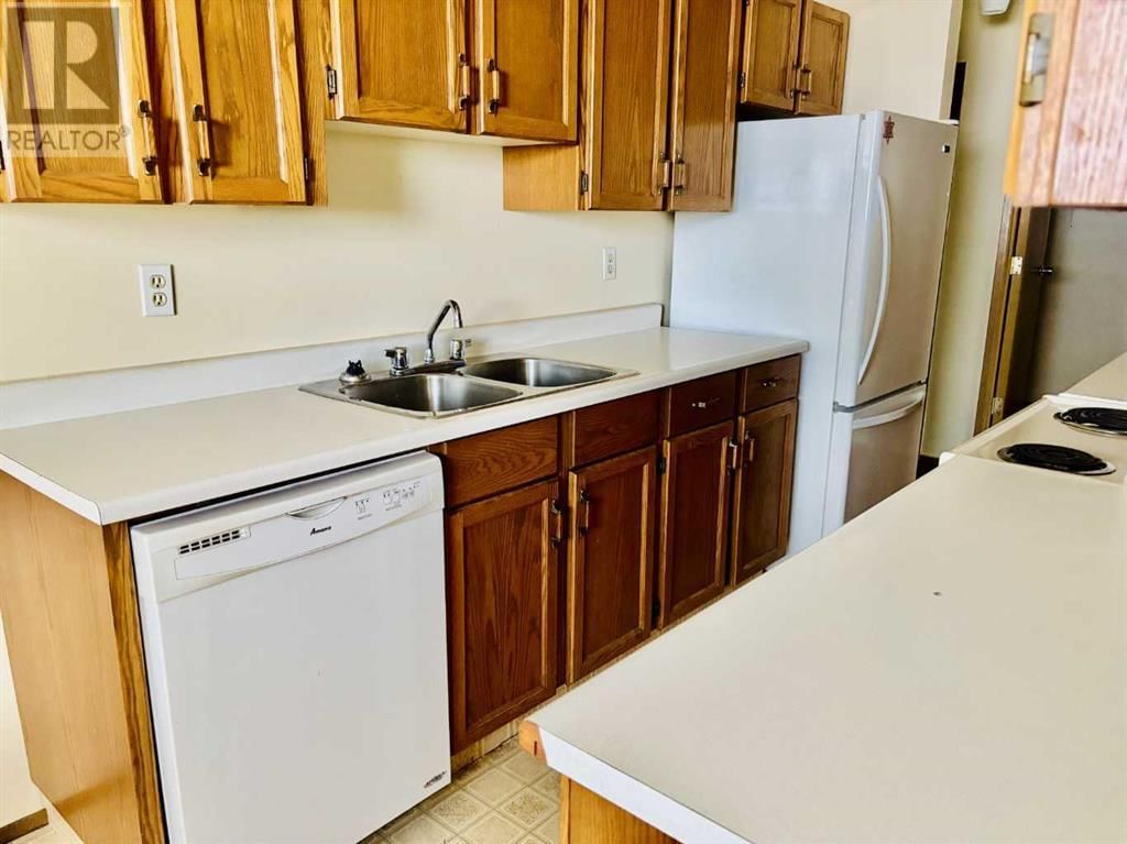 5502 58A STREET Image 5