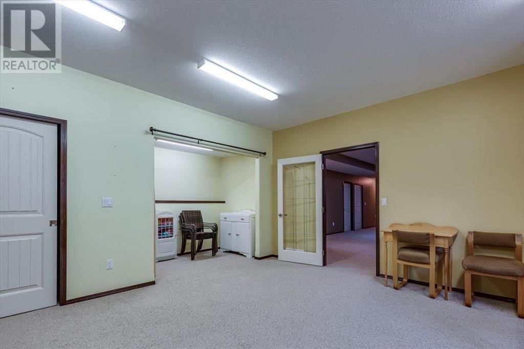 1 RAINBOW DRIVE Image 32