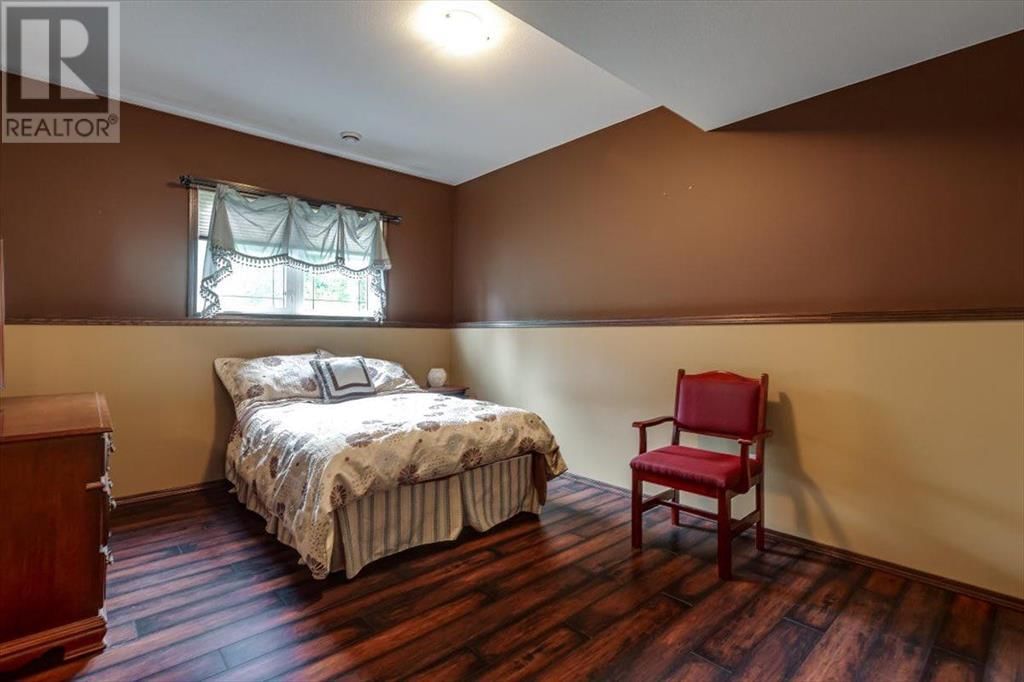 1 RAINBOW DRIVE Image 35