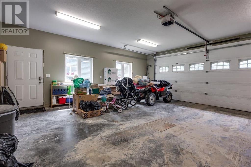 1 RAINBOW DRIVE Image 42