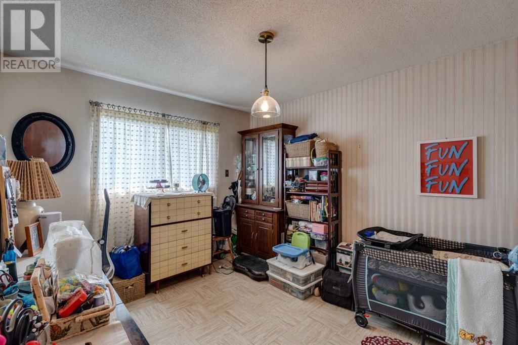 4448 3 STREET NORTHEAST Image 12