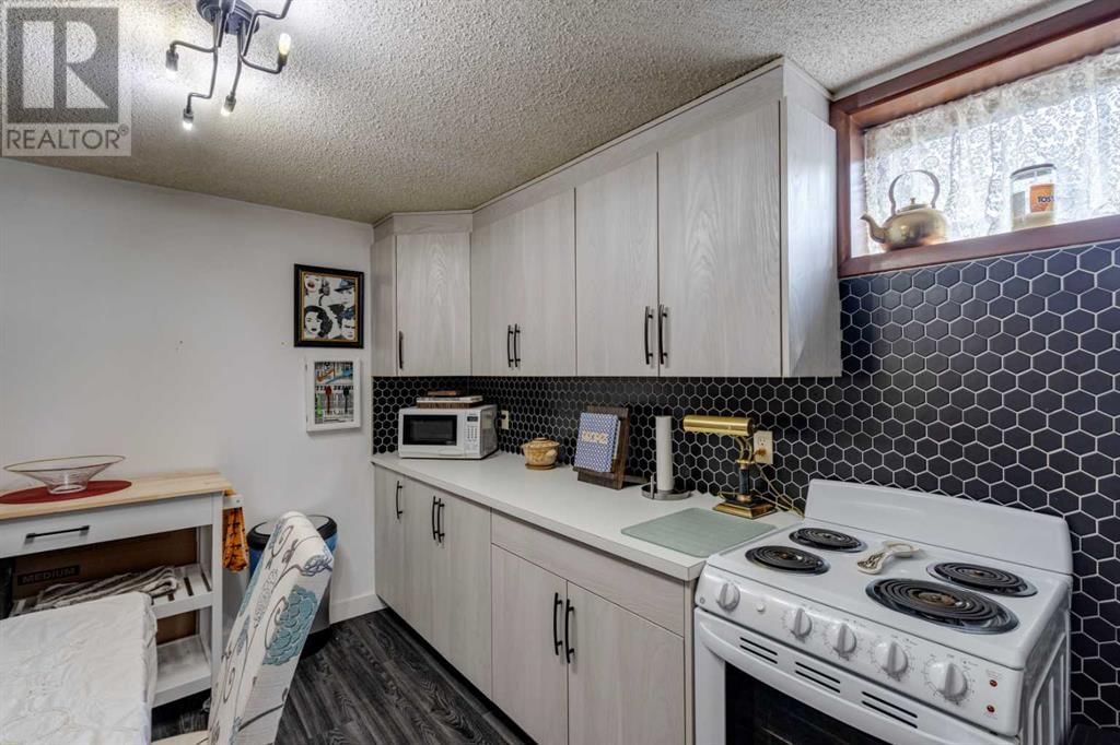 4448 3 STREET NORTHEAST Image 16