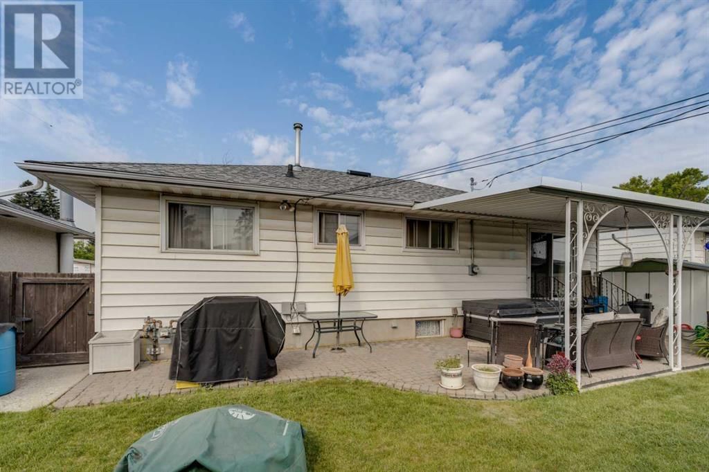 4448 3 STREET NORTHEAST Image 25