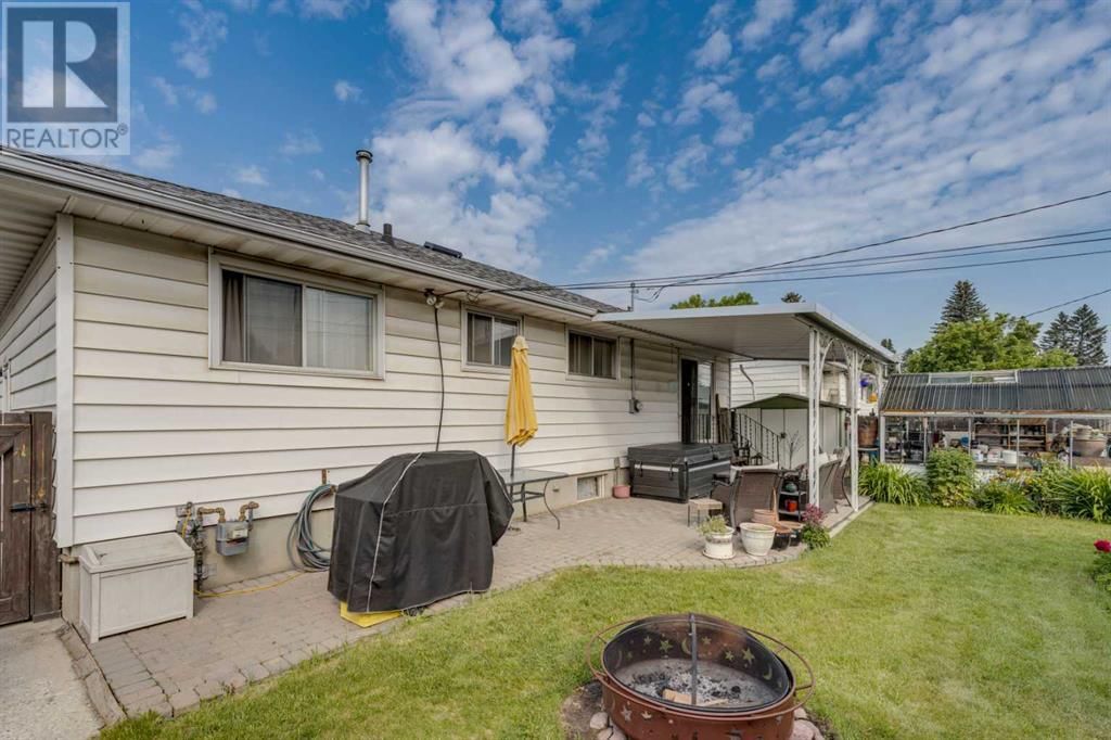 4448 3 STREET NORTHEAST Image 26