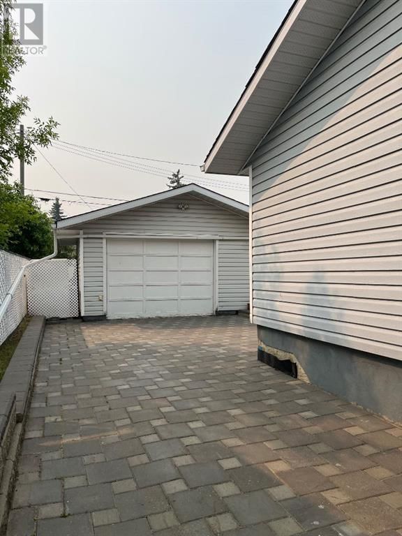 9707 88 AVENUE Image 31