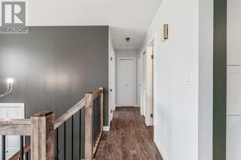 891 DUNDAS STREET Image 17