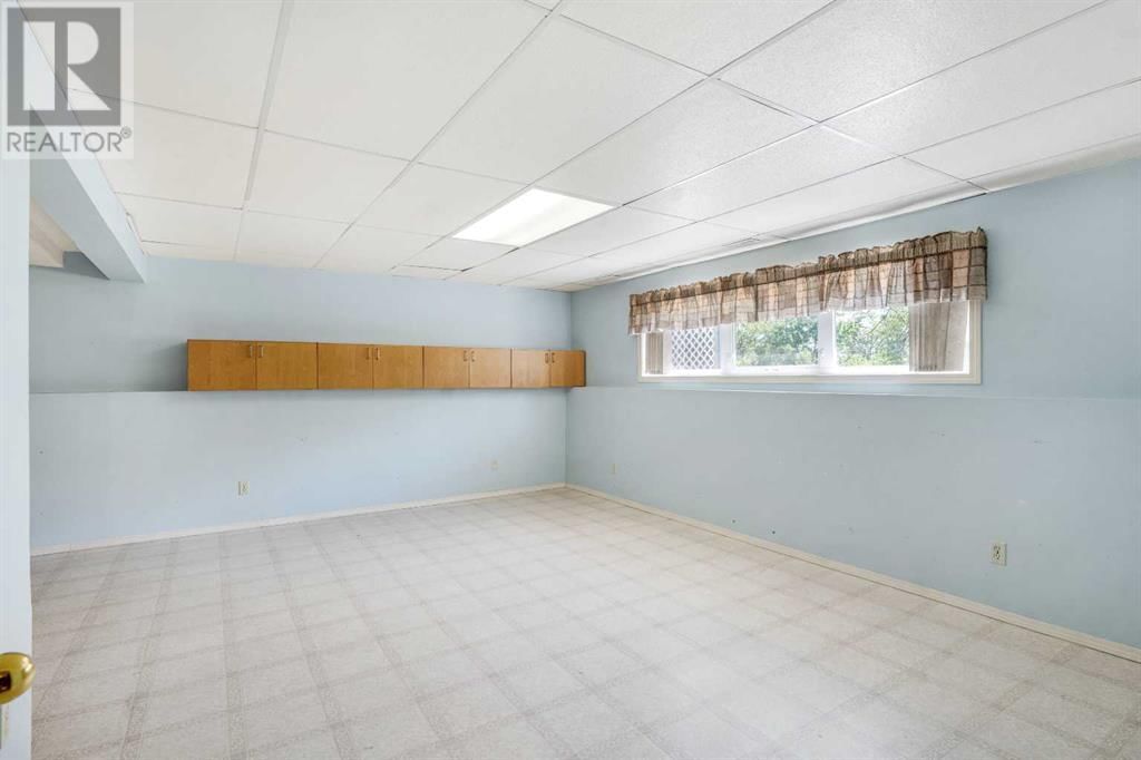 891 DUNDAS STREET Image 25