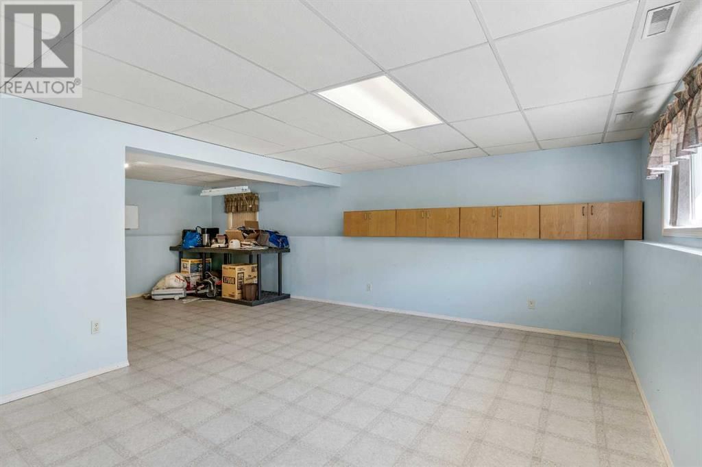 891 DUNDAS STREET Image 26