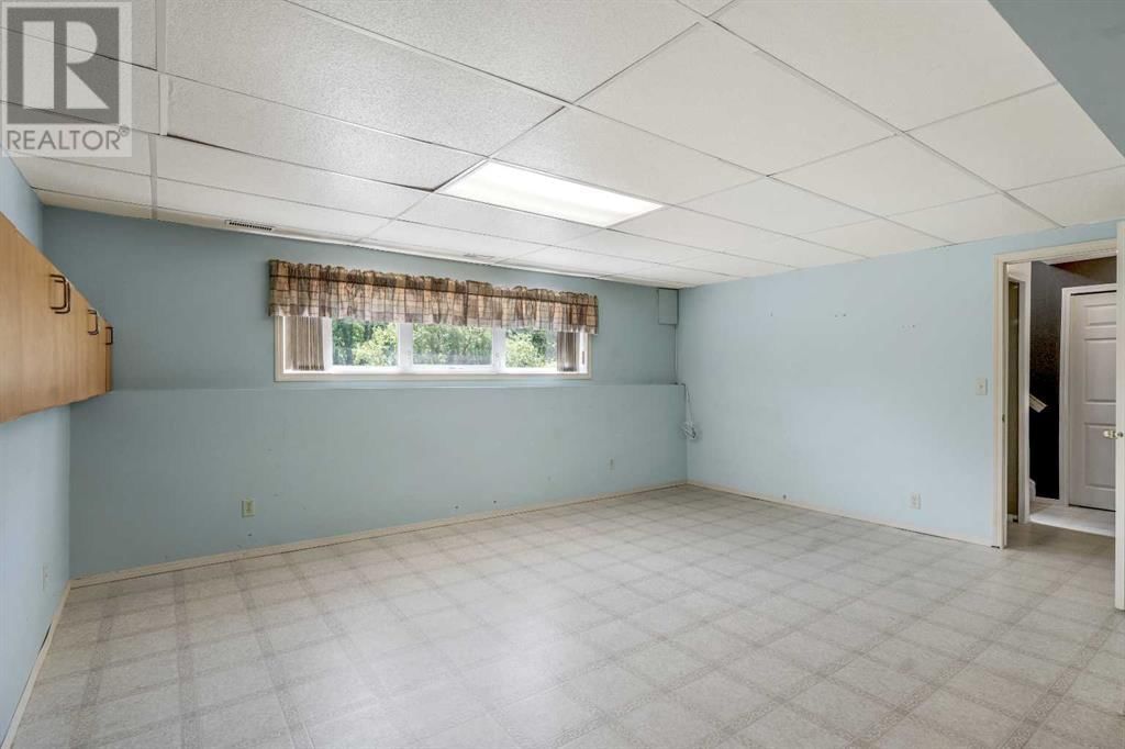 891 DUNDAS STREET Image 27