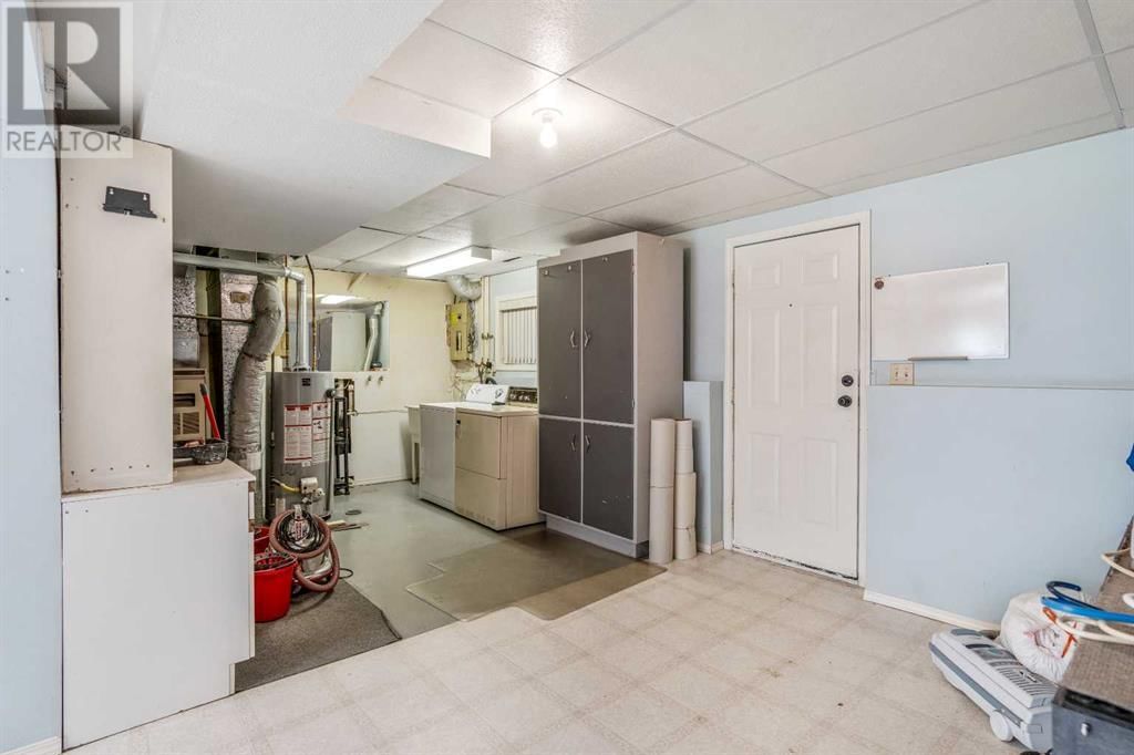 891 DUNDAS STREET Image 28