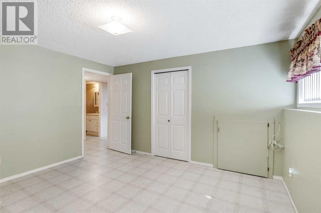 891 DUNDAS STREET Image 32