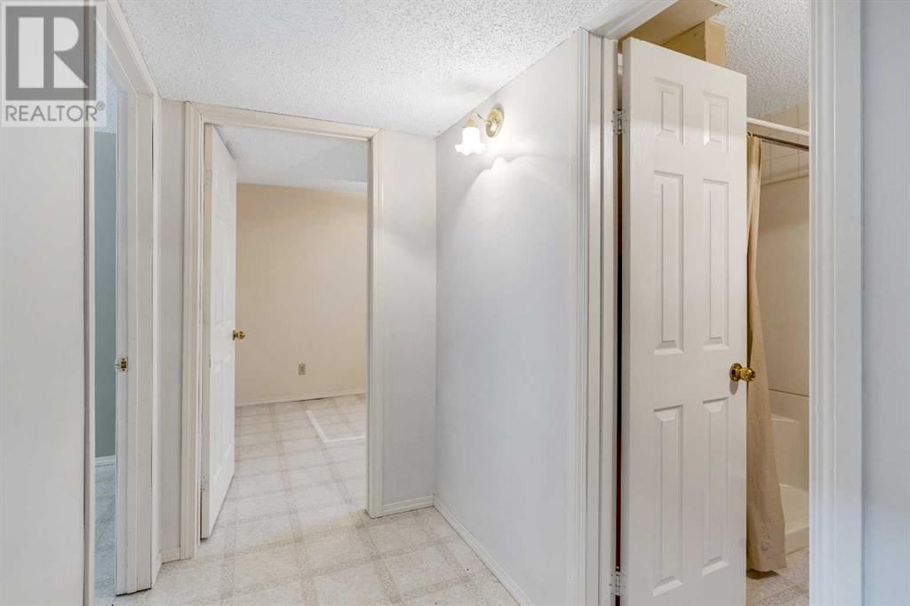 891 DUNDAS STREET Image 33